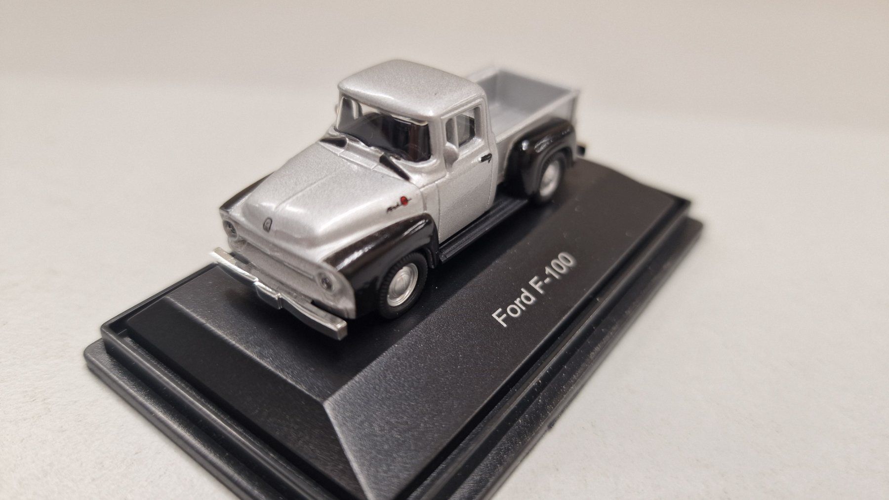 Ford Modellautos: Modellauto 1/87, Ford F-100, grau – Neu und originalverpackt aus Weisslingen von and-lo73 3