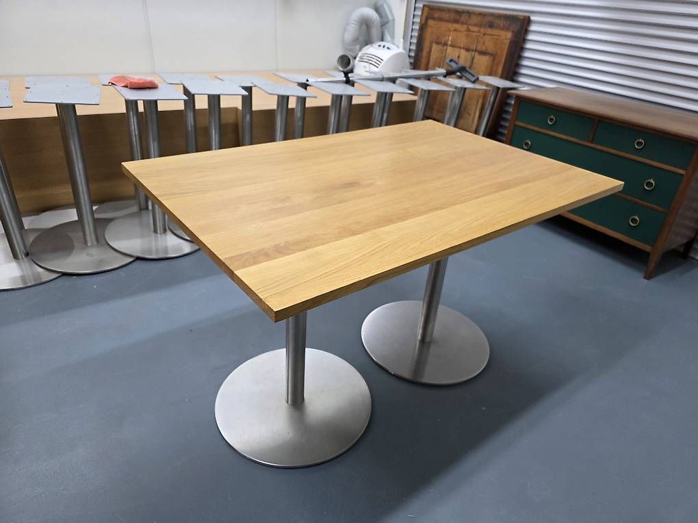 Tische: Gastro Tische Marke Modularis 16 Stk – Gebraucht aus Schlieren von Suraaa