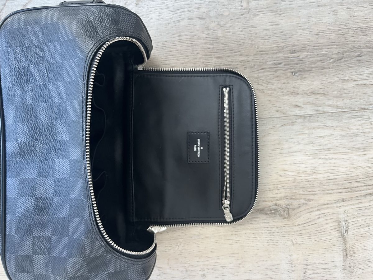 Louis Vuitton Custodie per cosmetici: Louis Vuitton Damier Graphit Kulturbeutel – Nuovo (secondo la descrizione) da Greifensee venduto da opango04 3
