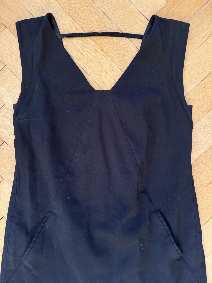 Vestiti: Robe noire Jacob - Taille S - Élégante et confortable – Usato da Lausanne venduto da Stephaniesdressing 4
