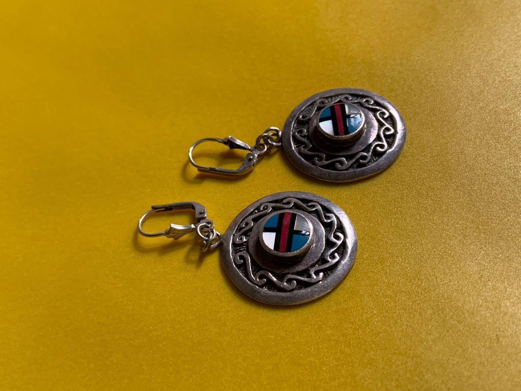 Ohrringe & -stecker: Ohrenringe rund silber/blau/rot/perlmut – Gebraucht aus Dittingen von Bellevista 3