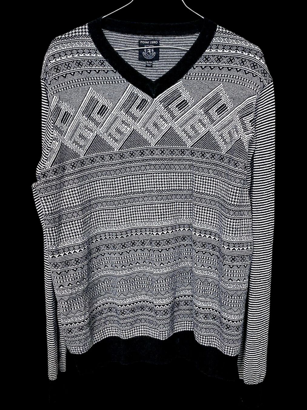 Pullover & Sweatshirts: Point Zero Schwarz-weiß gemusterter V-Ausschnitt Pullover - – Gebraucht aus Zug von vinokilo 1