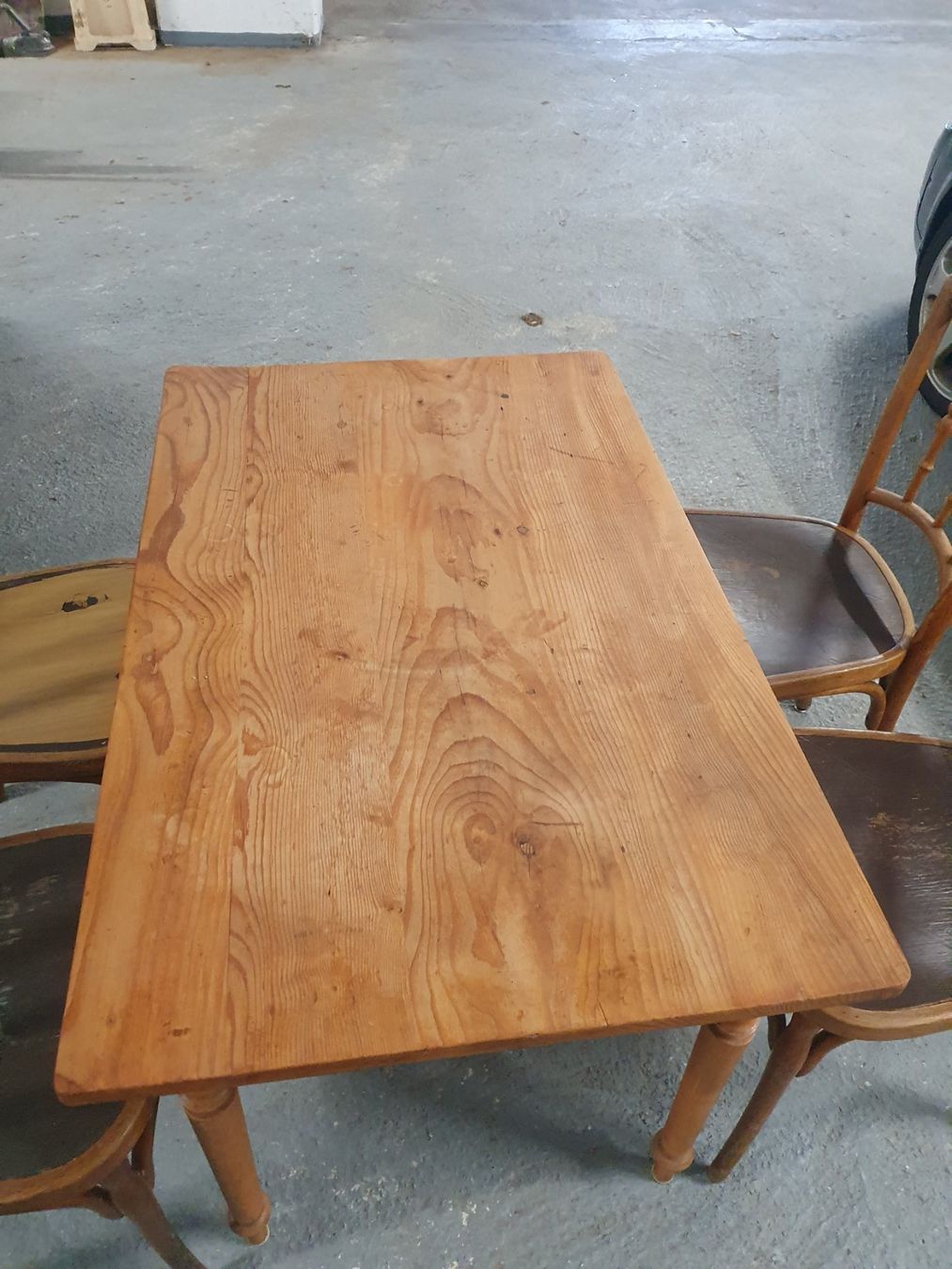 Set di tavolo e panche: Tisch mit 4 Stühle – Difettoso da Meiringen venduto da Vwja75 6