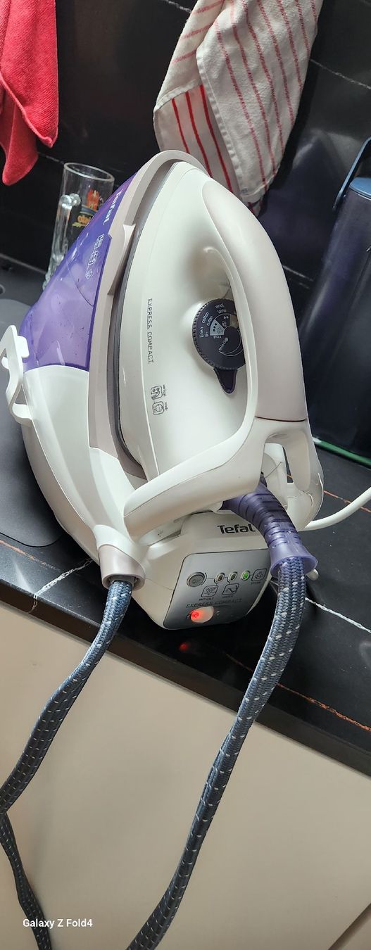 Tefal Ferri da stiro: Tefal Compact Express Bügel. – Usato da Hallau venduto da Dydda