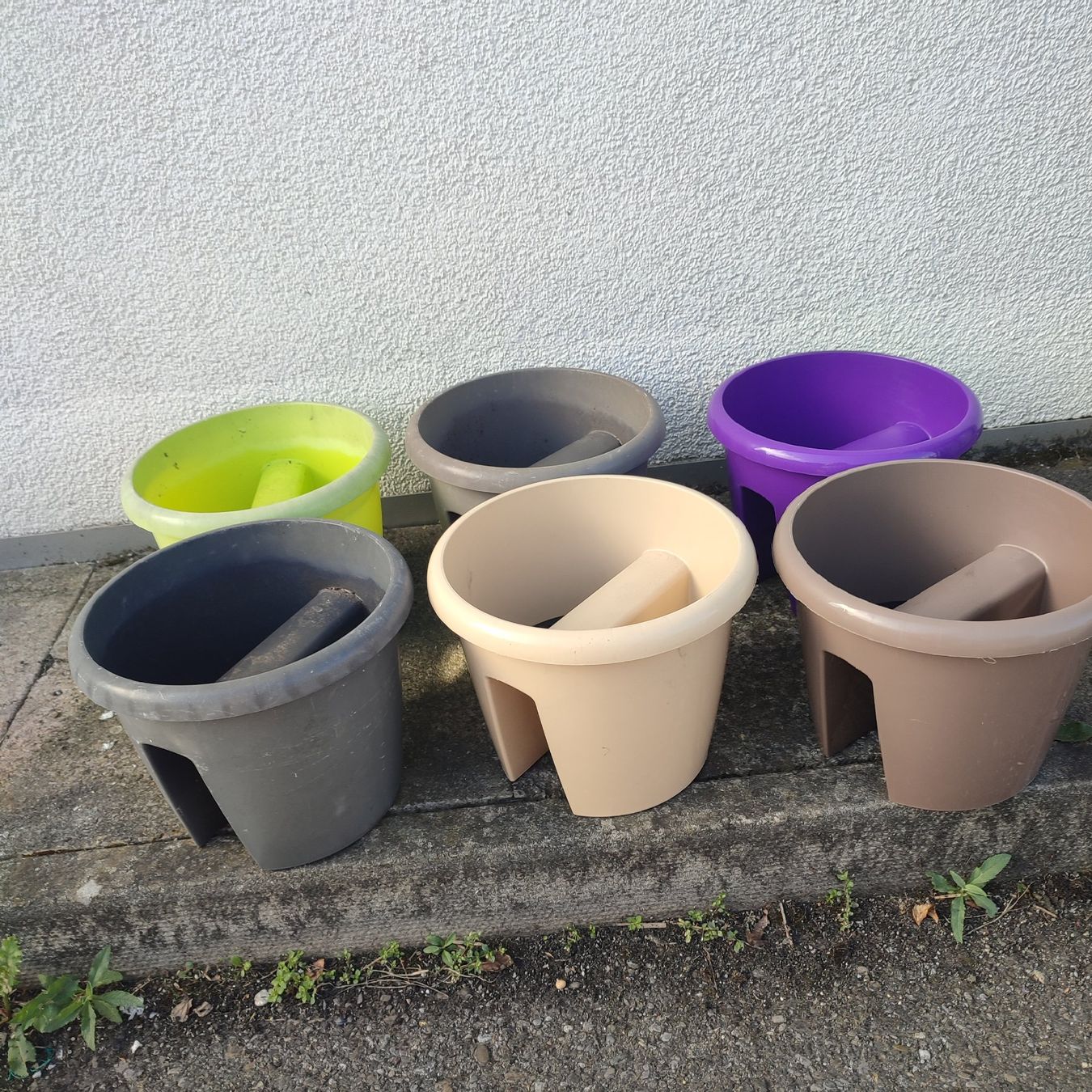 Blumentöpfe: 6x Blumentopf für Balkongeländer – Gebraucht aus Niederglatt ZH von choconoisettes 1