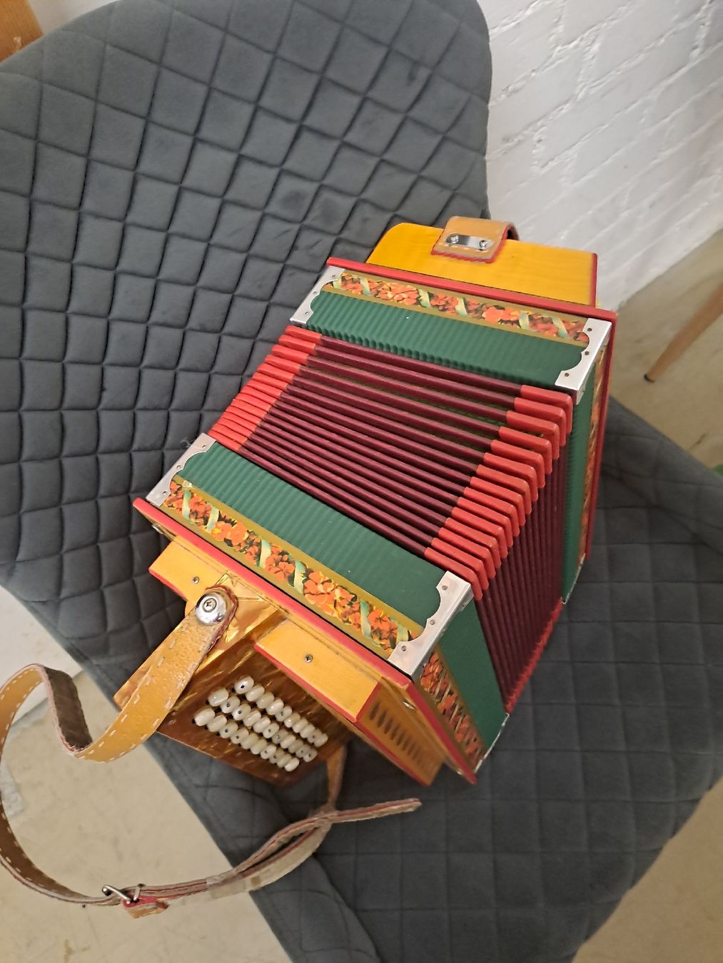 Strumenti musicali: schwyzerorgeli chromatisch – Usato da Villeneuve venduto da BibiVintage 4