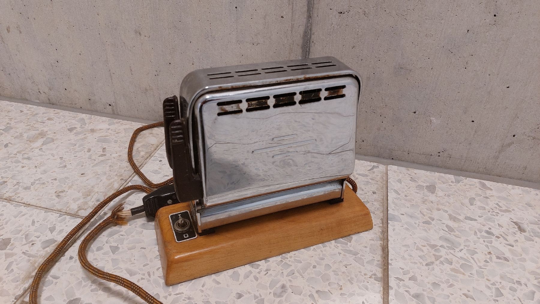 Jura Küchengeräte: Jura Toaster Typ 1124 Vintage – Gebraucht aus Zürich von Grobbel 1