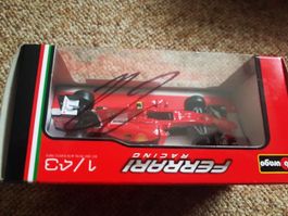 Kimi Räikkönen - Autogramm auf Ferrari