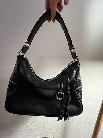 Schicke schwarze Umhängetasche für jeden Tag - wie neu!