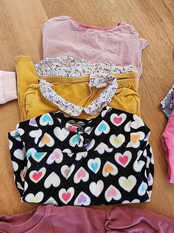 Lotti & Set di vestiti: Kleiderpaket Grösse 98 – Usato da Winterthur venduto da kyubi 3
