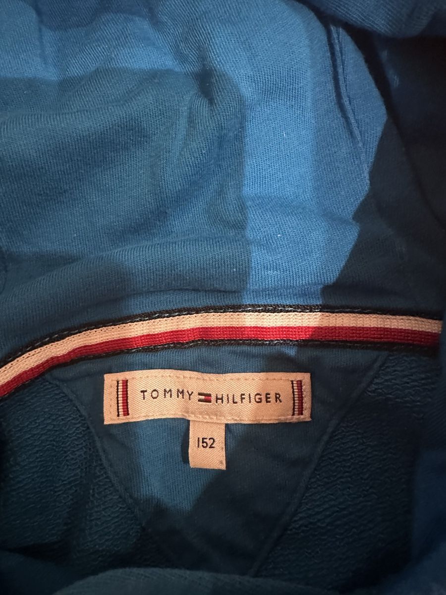 Tommy Hilfiger Pulls & Sweat-shirts: Drei schöne Pullover in Grösse 152/M – D'occasion à Basel par dahlen 1
