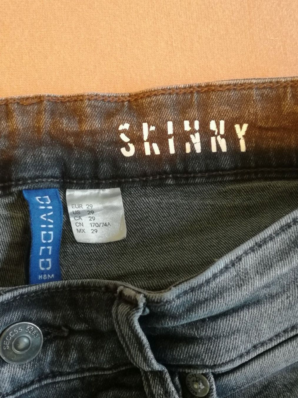 H&M Pantaloni: Jeans grau Gr. 29 – Usato da Hefenhofen venduto da GSC99 2