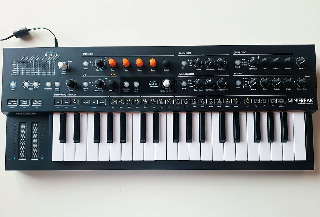 Arturia Musikinstrumente: Arturia Minifreak Algorithmic Synthesizer - Mint Condition – Gebraucht aus Delémont von PeragineC