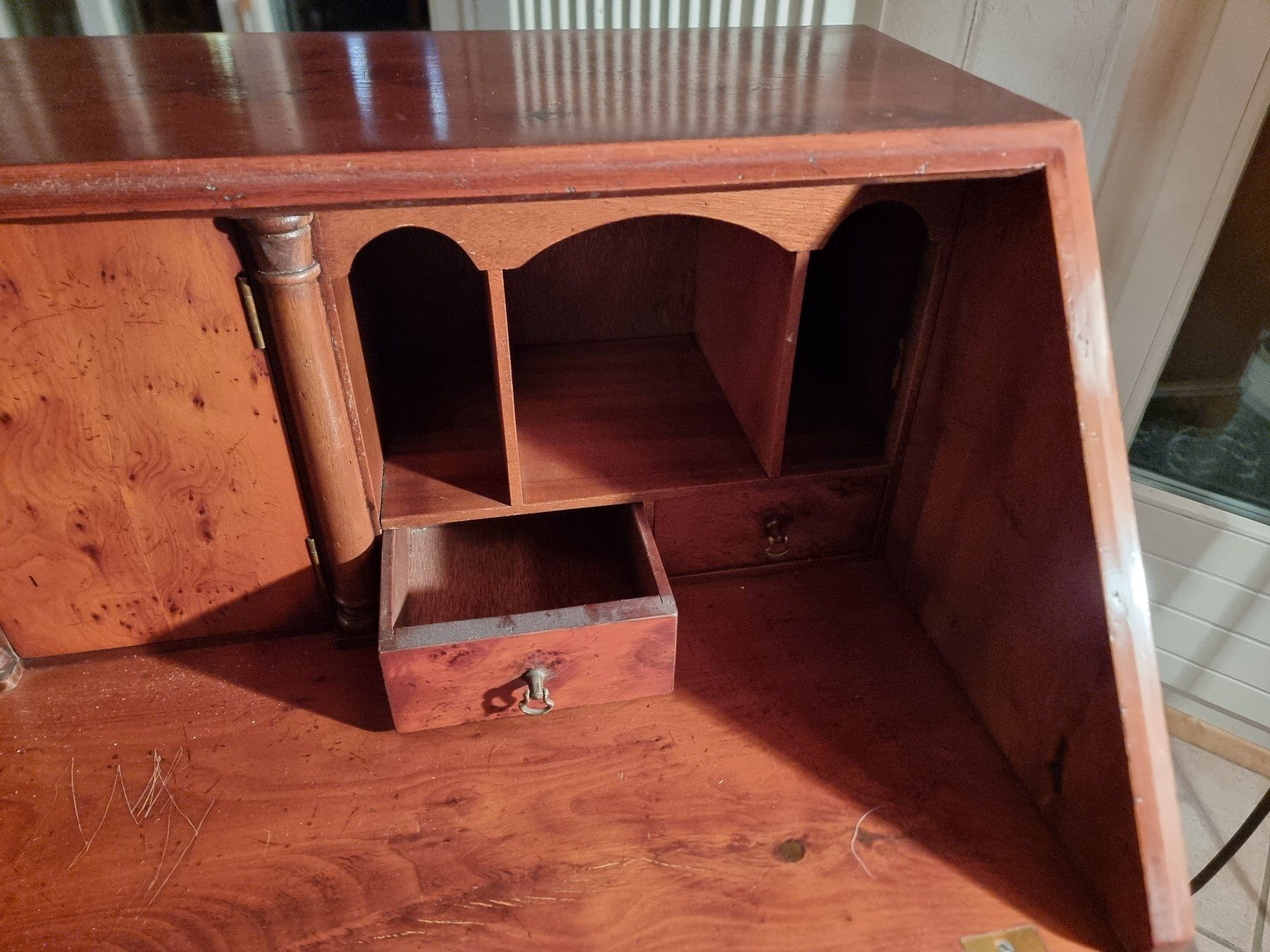Cassettiere: seltene alte Schreibkommode in Eibe – Usato da Schaffhausen venduto da Eibenholz 7