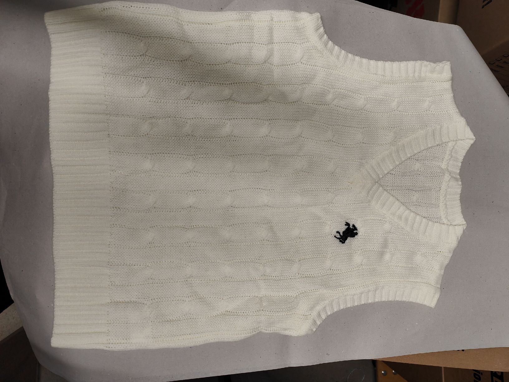 Pullover & Sweatshirts: Weste Strick mit Pferdemotiv Cremeweiss Grösse M  – Neu (gemäss Beschreibung) aus Niederhasli von 8155irae 1