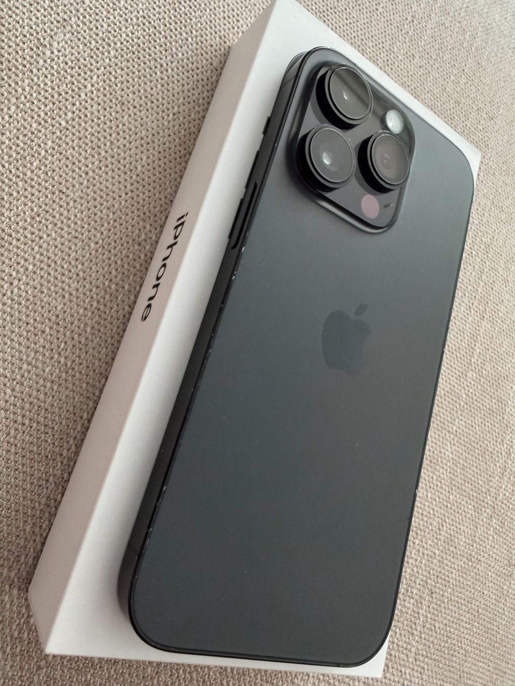 Apple Telefoni cellulari / Smartphones: iPhone 14 Pro 256GB | Display top | inkl. Panzerglas & Hülle – Usato da Baar venduto da aneli07 3