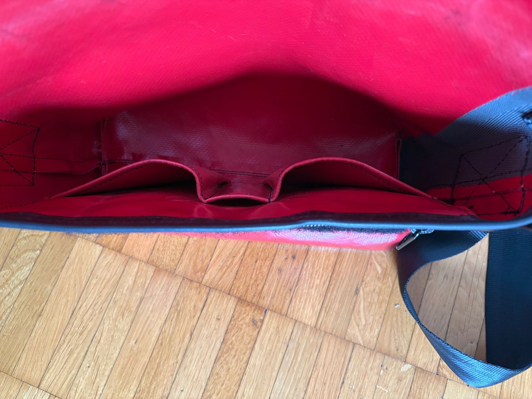 Freitag Taschen: Sac Freitag rouge – Gebraucht aus Bern von jps_8rbg 3