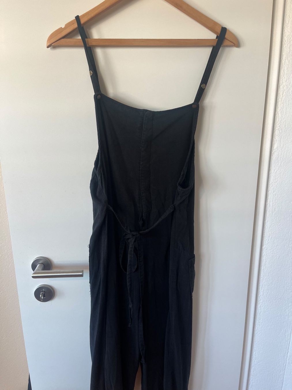 Tute: Cooler Schwarzer Jumpsuit / Overall – Usato da Zürich venduto da tts_rb9d