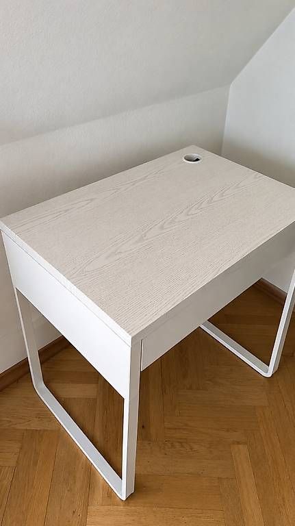Scrivanie: Schreibtisch/Schminktisch – Usato da Basel venduto da mar_bb9t
