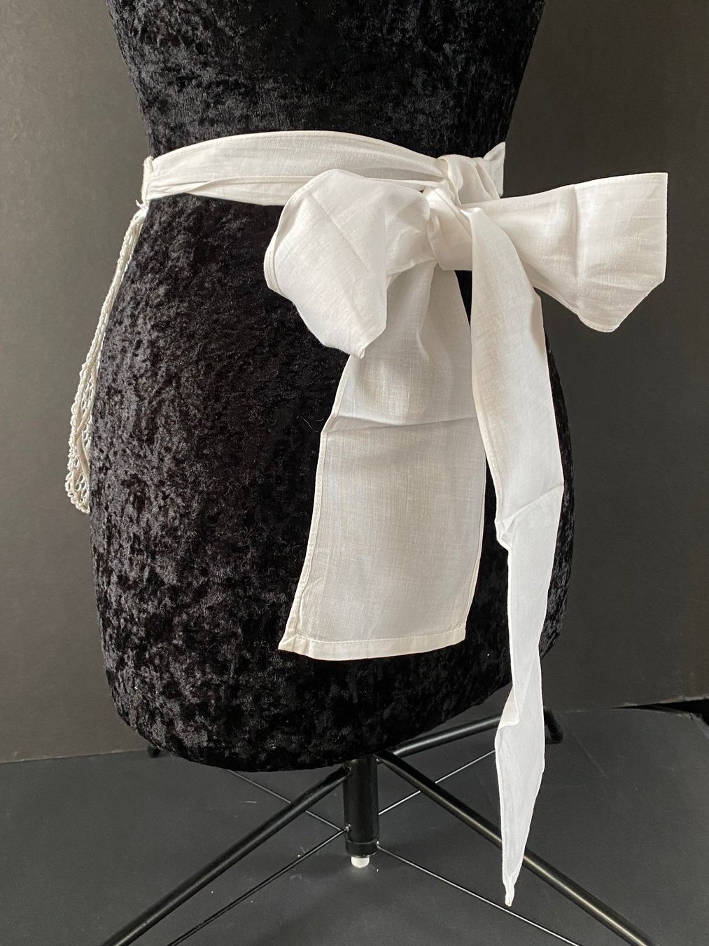 Abbigliamento & accessori d'epoca: Vintage Servierschürze – Usato da Schaffhausen venduto da VintageCity 2