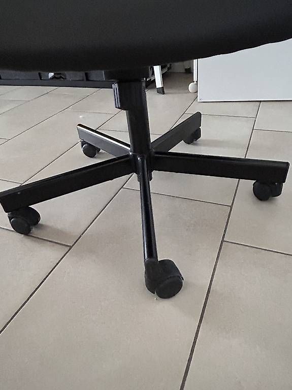 Ikea Sedie: Bürostuhl – Usato da Laufen venduto da Jassi.quinn 3