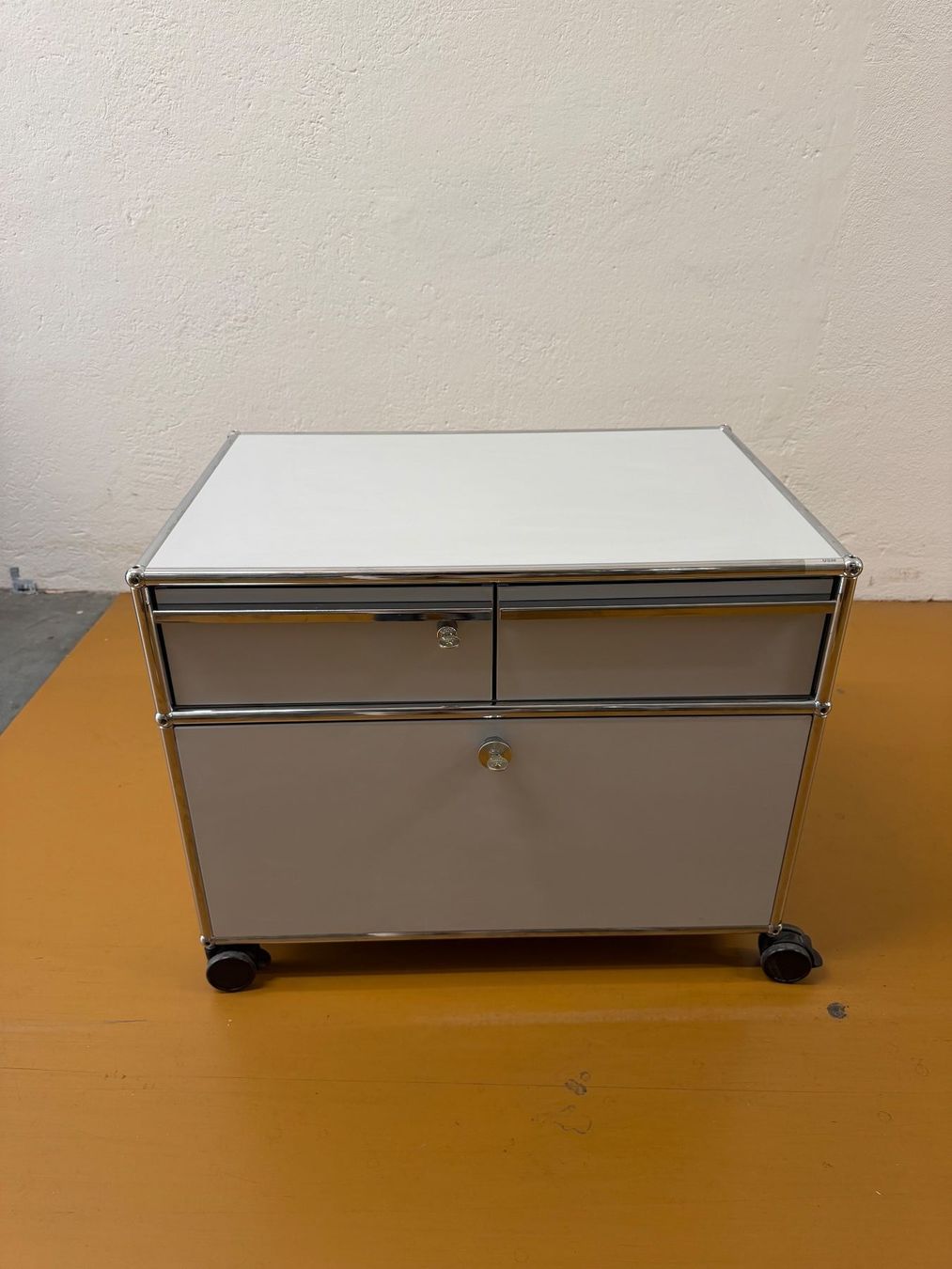 USM Korpus: USM Haller Rollcontainer mit 3 Schubladen – Gebraucht aus Dietlikon von ComdatAG