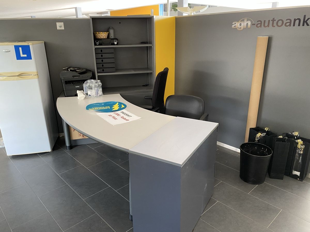 Lista Bureaux: Büro mit 3 Arbeitsplätzen – D'occasion à Hägglingen par Karin0802 1