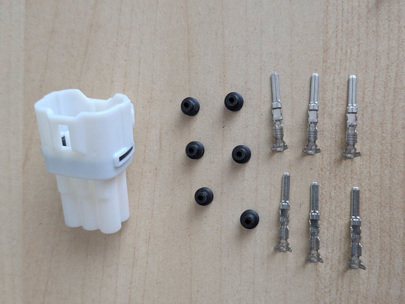 Suzuki Tutti i ricambio per moto: Stecker Sumitomo MT090 6 pin Suzuki SDS – Nuovo (secondo la descrizione) da Münsingen venduto da Rufer34