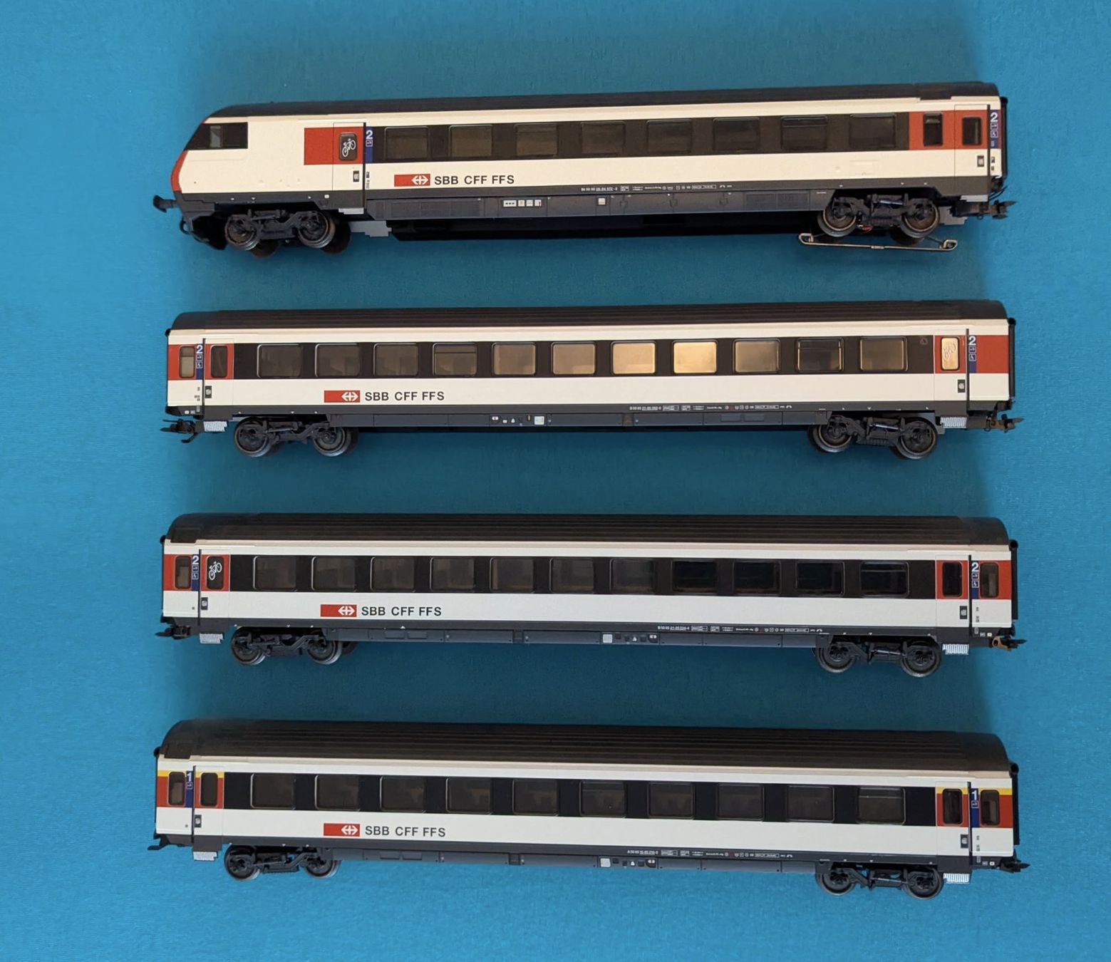 märklin HOゲージ 42164 エポックVI 4両セット Märklin 42164 SBB Schnellzugwagen-Set für Wendezüge (Gebraucht) in