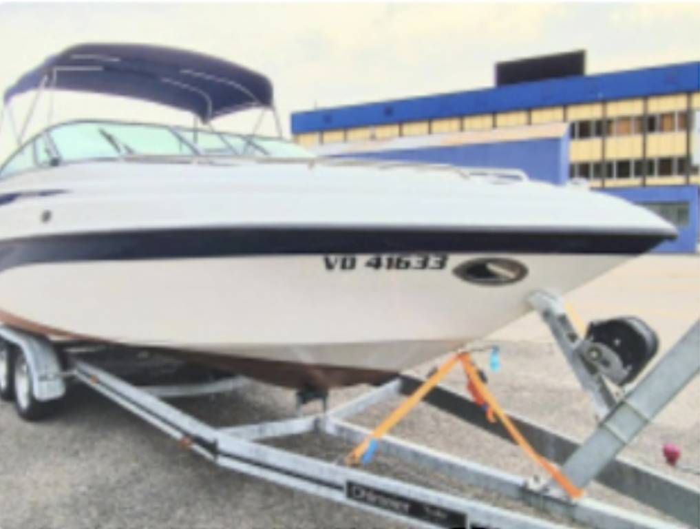 Crownline Barche: Crownline 205CCR avec remorque – Usato da St-Gingolph venduto da NVSIN