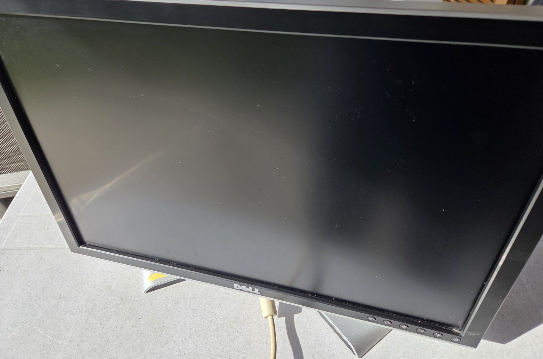 Monitor: Ecran PC DELL 20¨ – Usato da Noréaz venduto da Hallyday 1