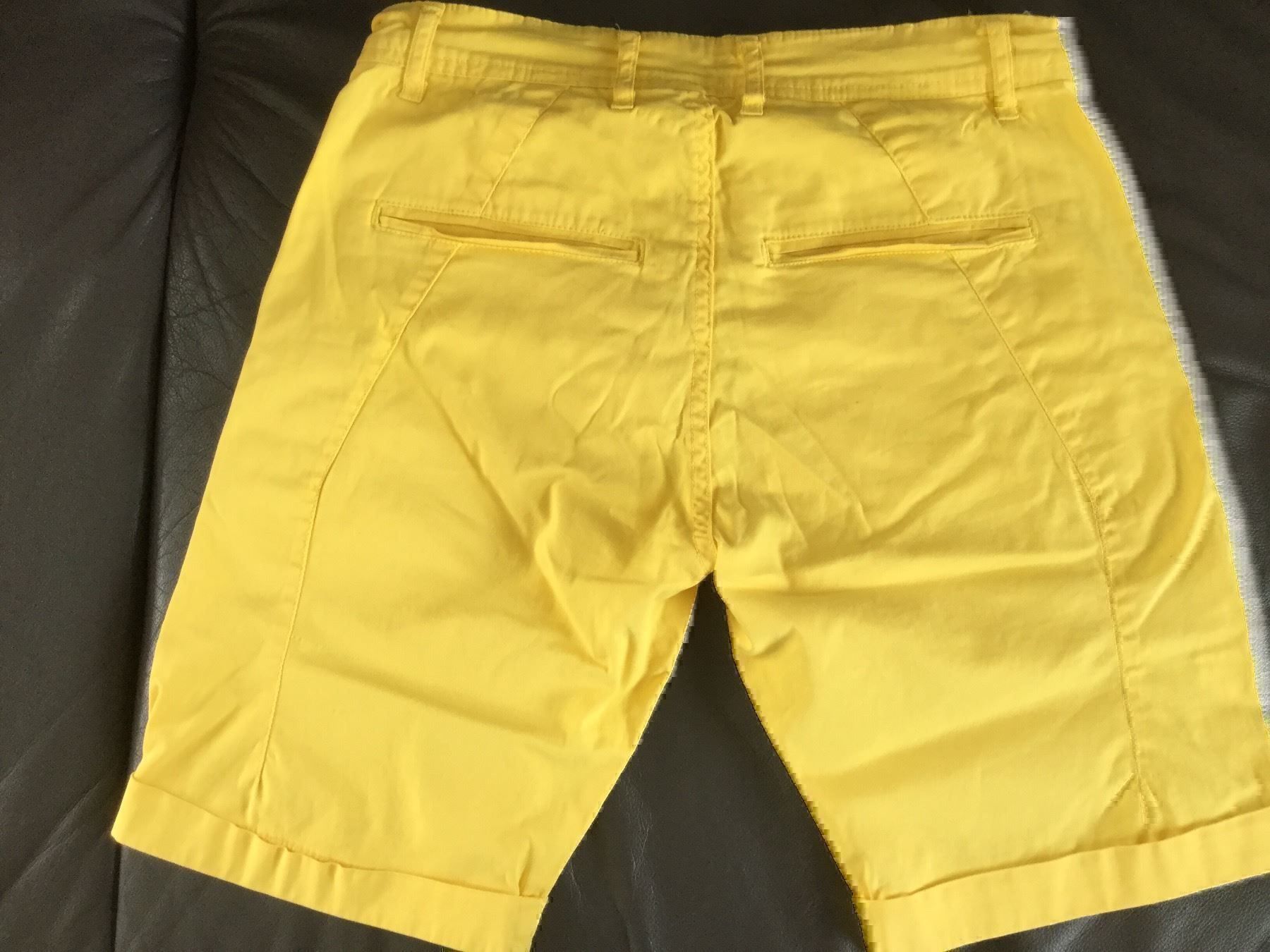 Pantaloni: Short‘s gelb – Usato da Horw venduto da Benny017 1