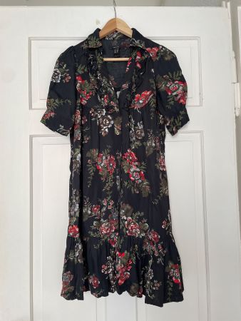 Mango Kleid Grösse S mit Blumen Rosenmuster