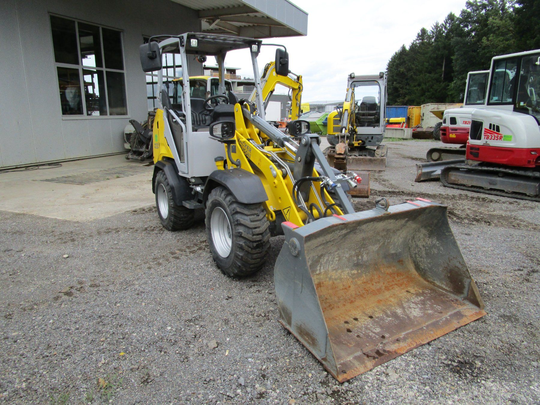 Chargeur de ferme: Radlader/Hoflader Wacker WL28 – D'occasion à Rain par Bob1000 3