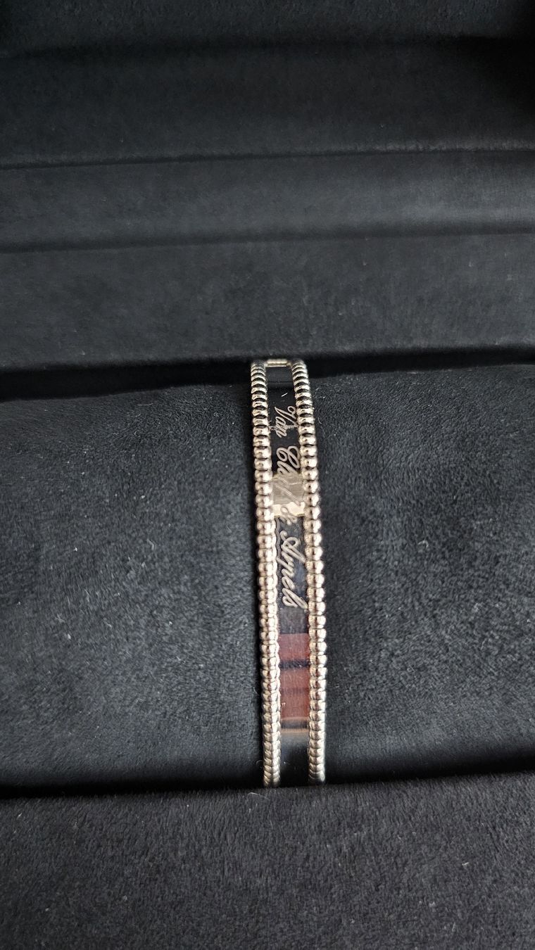 Van Cleef Bracciali & Braccialetti: Van Cleef & Arpels Perlée Signature Bracelet, medium model – Usato da Hünenberg venduto da mar_vqb7 1