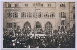 Basel Rathausplatz Militär Tschako Offiziere Militär-Defilee
