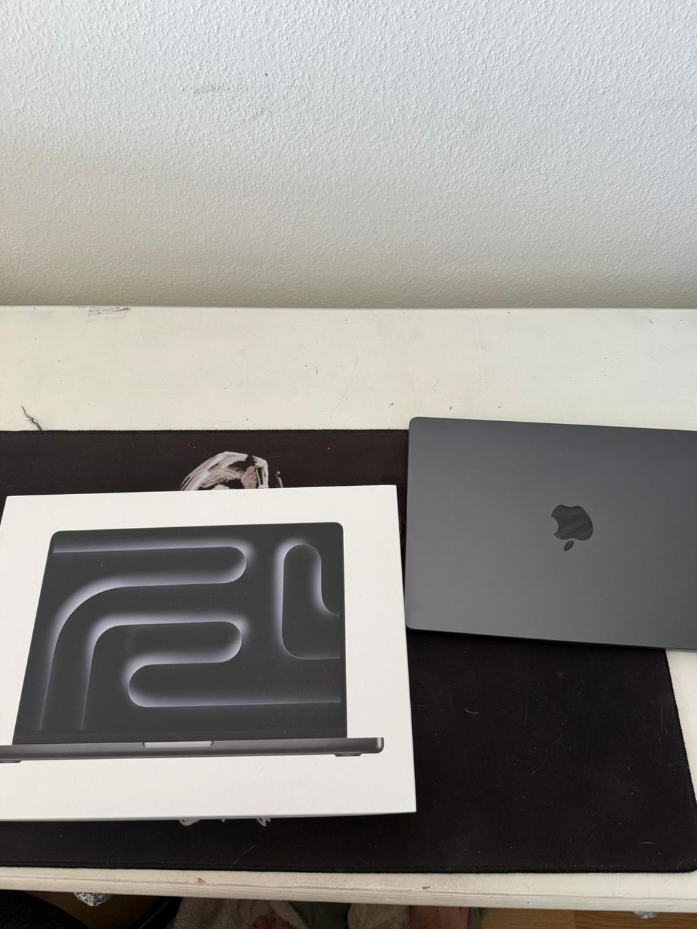 Apple Notebooks: Mac Book pro Puce M5 – Neu und originalverpackt aus Gland von val_zbf8 4