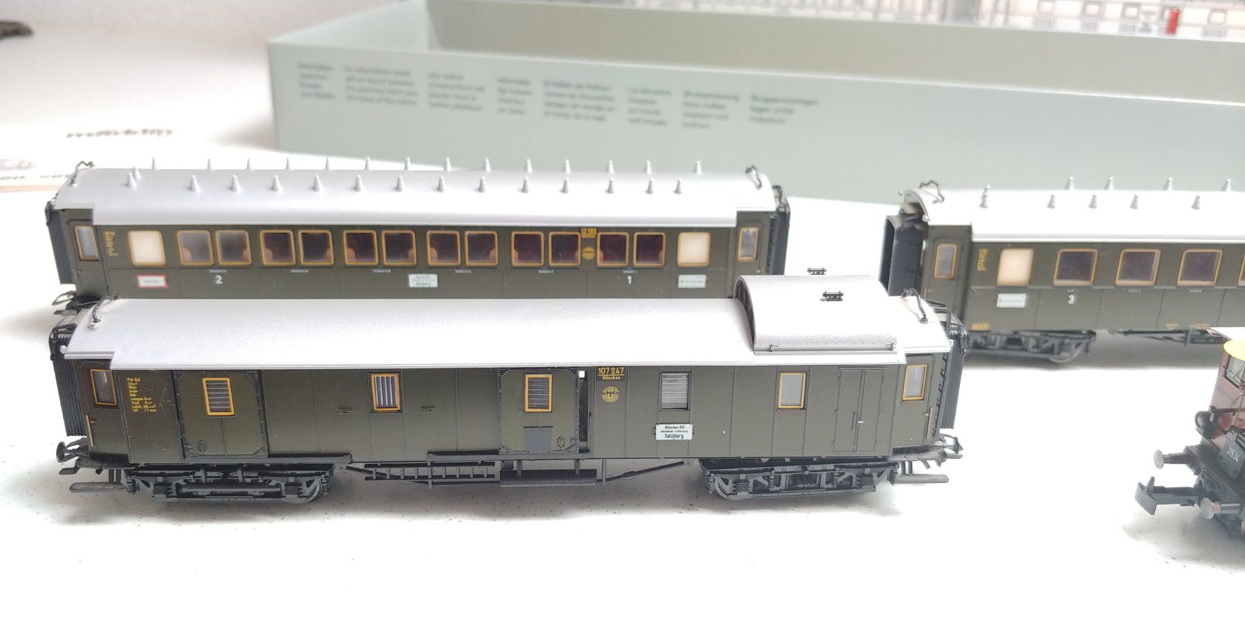 Märklin Modellini di ferrovie: Märklin Schnellzug-Set der ehemaligen DR 2660 digital – Usato da Waltenschwil venduto da Ardnas007 4