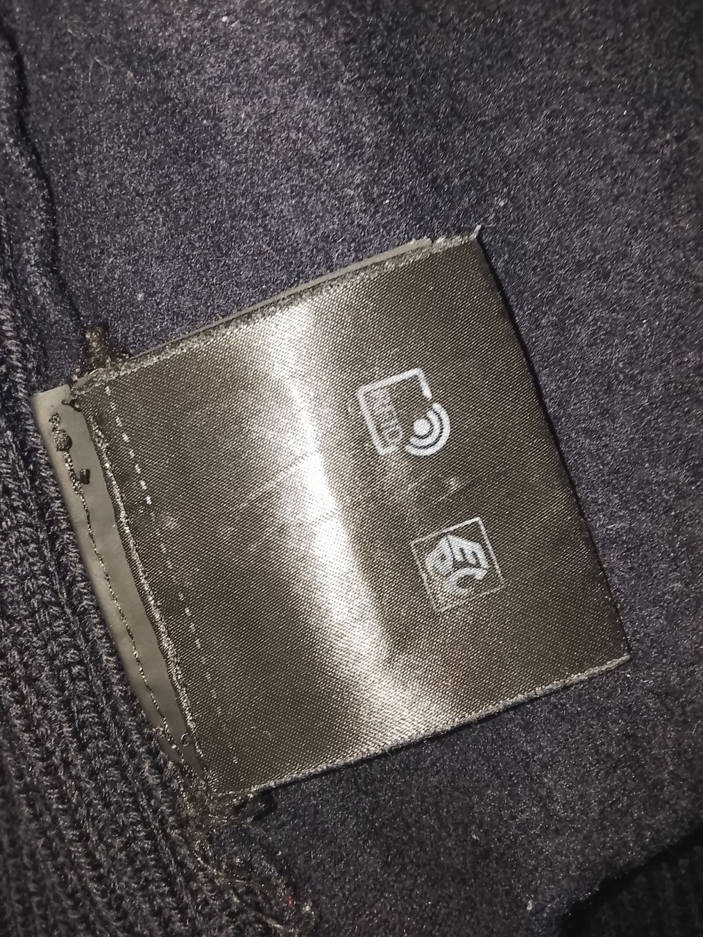Prada Maglioni & Felpe: Strickjacke PRADA schwarz Grösse L mit Reissverschluss  – Usato da Luzern venduto da wor_56wm 2