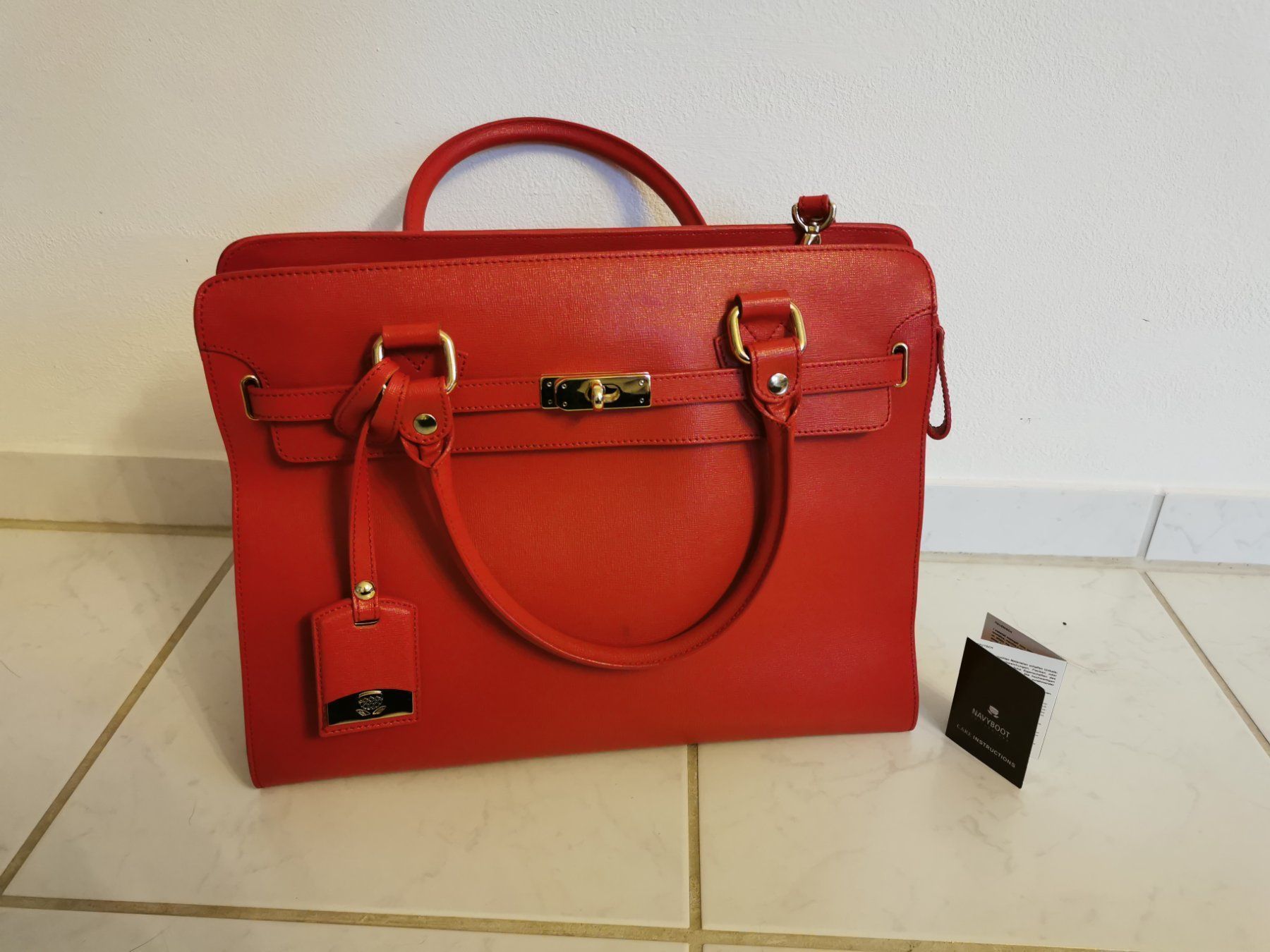 Navyboot Borse da donna: Navyboot Handtasche in rot NEU – Nuovo e nell'imballaggio originale da Stäfa venduto da basidis 1