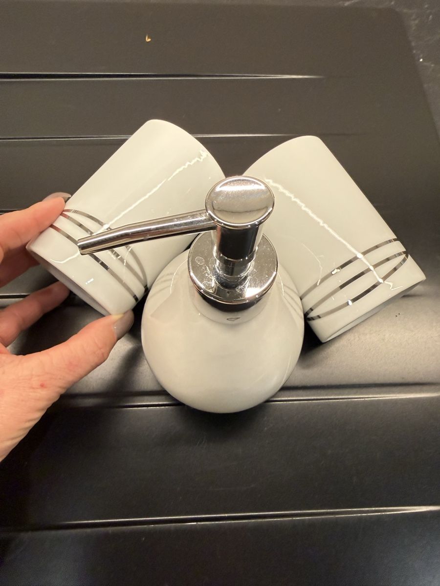 Altro per Gastronomia & Hotel: Set de salle de bain 3 pièces, distributeur + 2 gobelets – Nuovo (secondo la descrizione) da Lausanne venduto da Doudoutze 2
