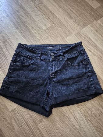 Coole kurze Jeans-Short in Schwarz, Grösse S Damen