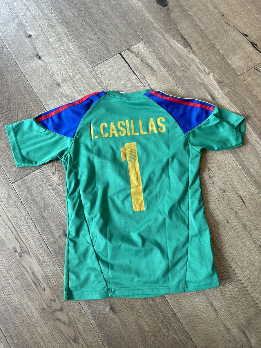 Trainer, Turnhosen & -trikots: Spanien 2010 WM Torwart Trikot – Gebraucht aus Rüeterswil von  2