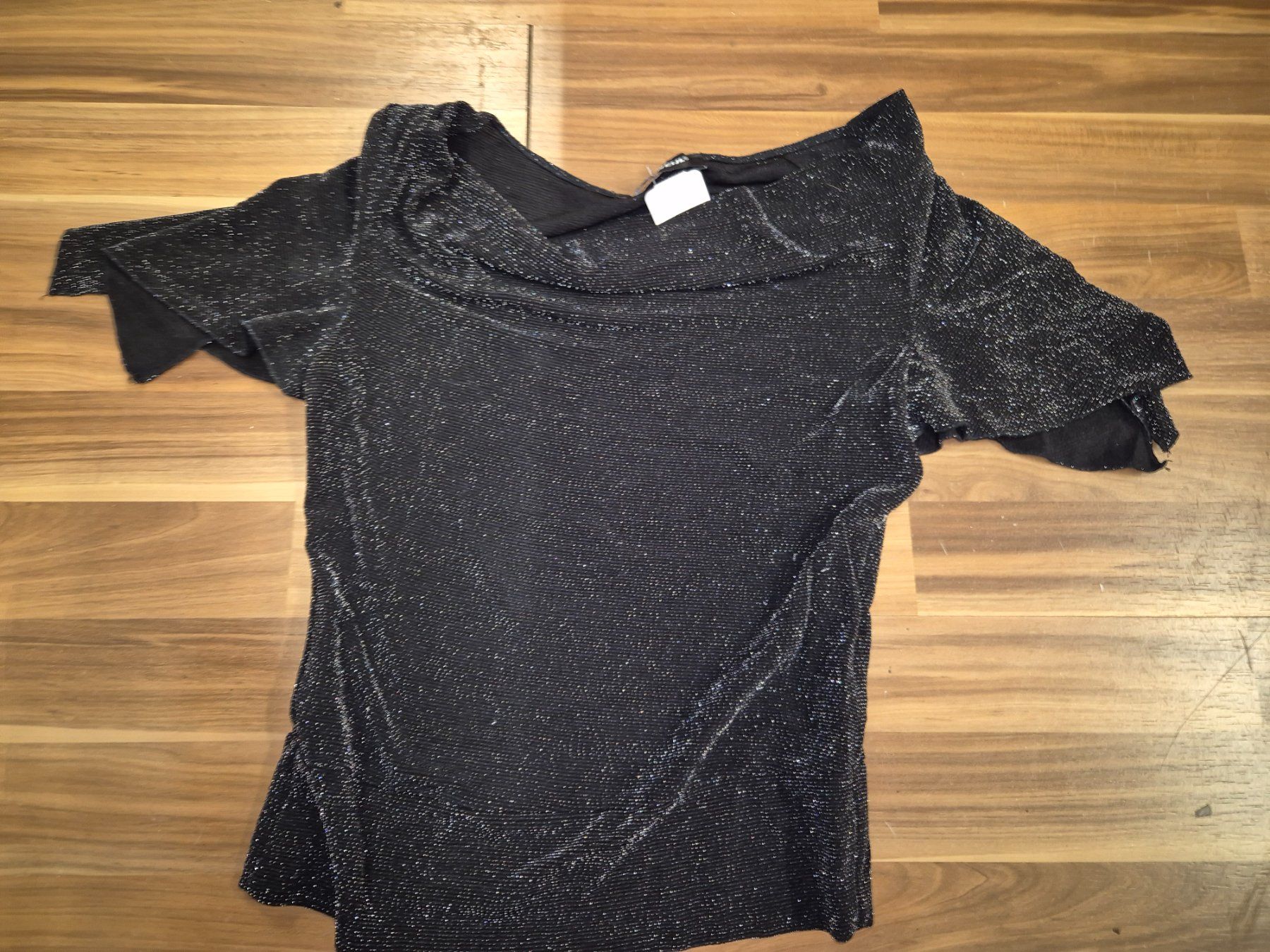 Top: Glitzerndes Top mit Wasserfallausschnitt, k7 – Usato da Schwarzenburg venduto da flamingo1970