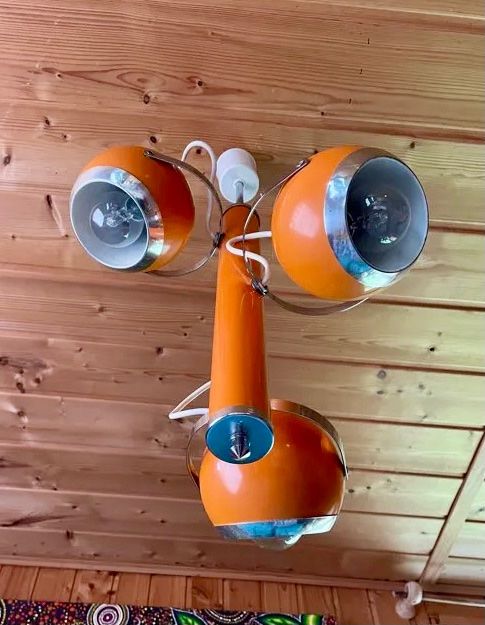 Lampadari & plafoniere: Lustre Eye Ball, 3 spots orientables, année 70 – Usato da Prez vers Siviriez venduto da Mistinguette 2