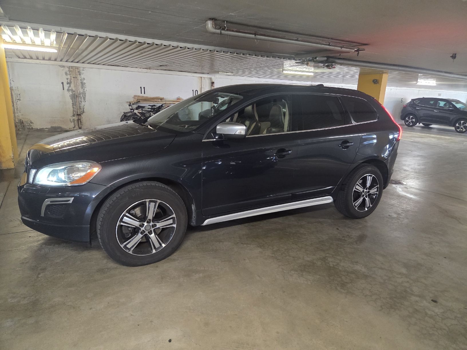 Volvo Autos: Volvo xc60. 2.4diesel  R Design – D'occasion à st.gallen par dm-haus