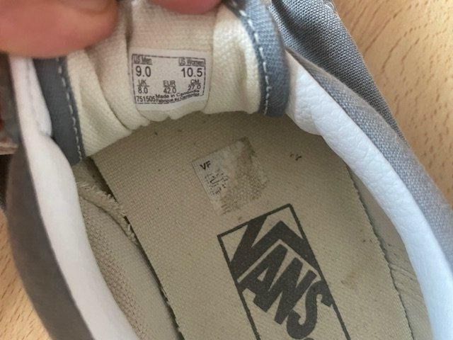 Vans Scarpe da uomo: VANS Old Skool Gr. 42 Wildleder Gummisohle Schuhe Sneaker – Usato da Luzern venduto da Secondhand-05 2
