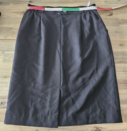 Eleganter Schurwoll-Rock, Gr. 42, Knielang, Winter-Look Top!