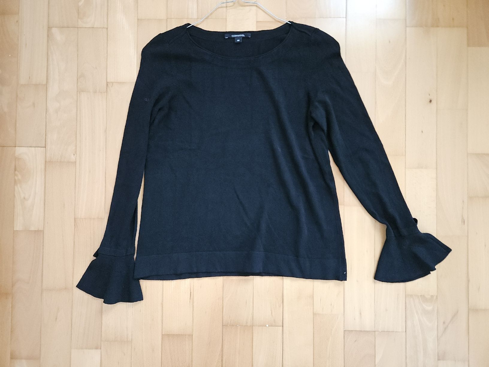 Comma Pulls & Sweat-shirts: Comma Feinstrick Pullover, Gr.38, Schwarz mit Trompetenärmel – D'occasion à Urdorf par Colina 4