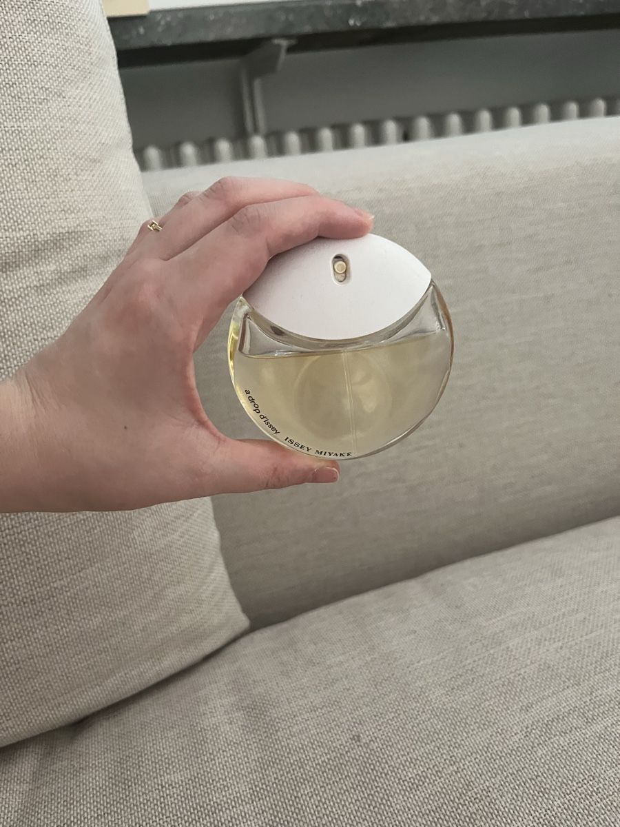 Issey Miyake Parfum & Eau de Toilette: A Drop d'issey Eau du Parfum 30ml – Gebraucht aus Arlesheim von agn_nhk5